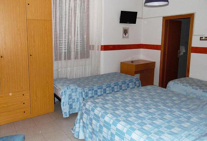 Четырехместный Номер Стандарт, Albergo Ristorante La Torretta