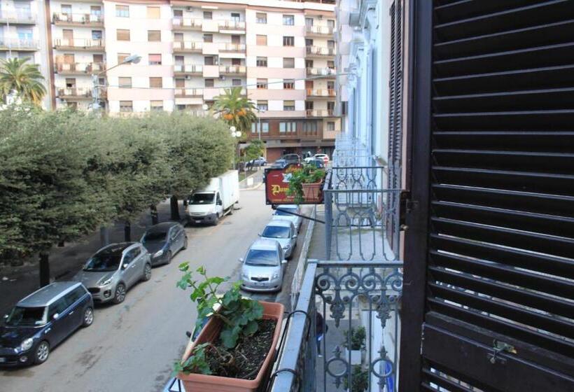 اتاق لوکس, Domus Angela B&b