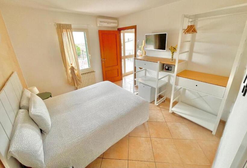 اتاق استاندارد یک نفره, Albergo Vittoria