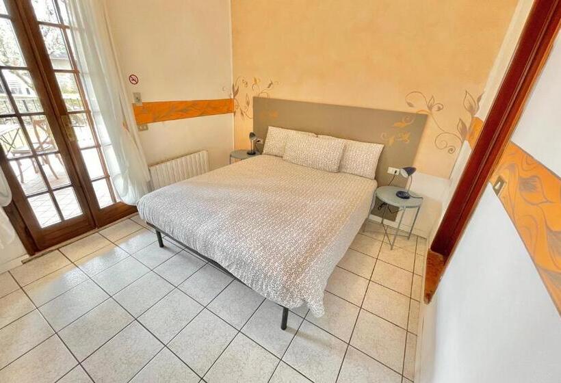 اتاق استاندارد یک نفره, Albergo Vittoria