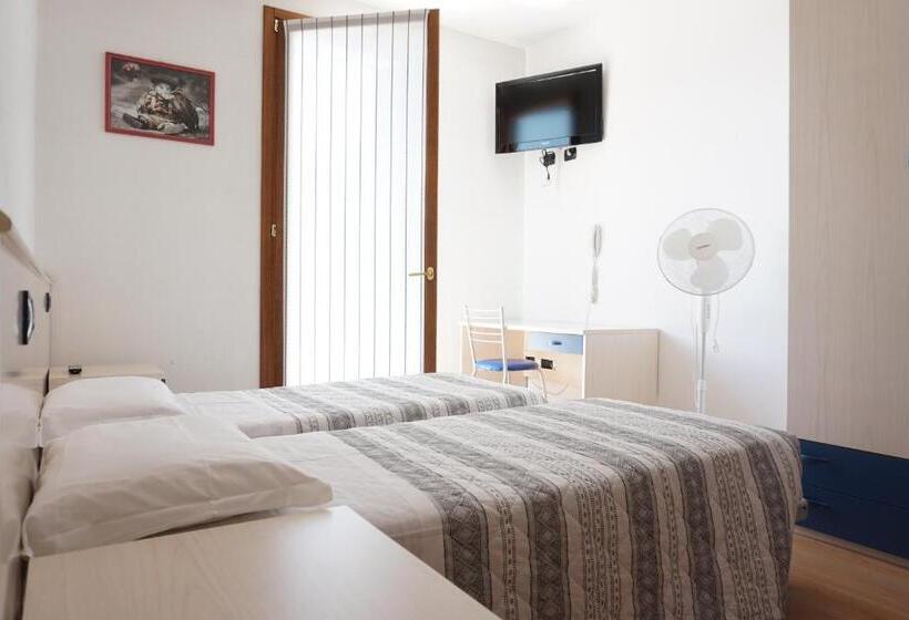 Номер Стандарт, B&b La Villetta