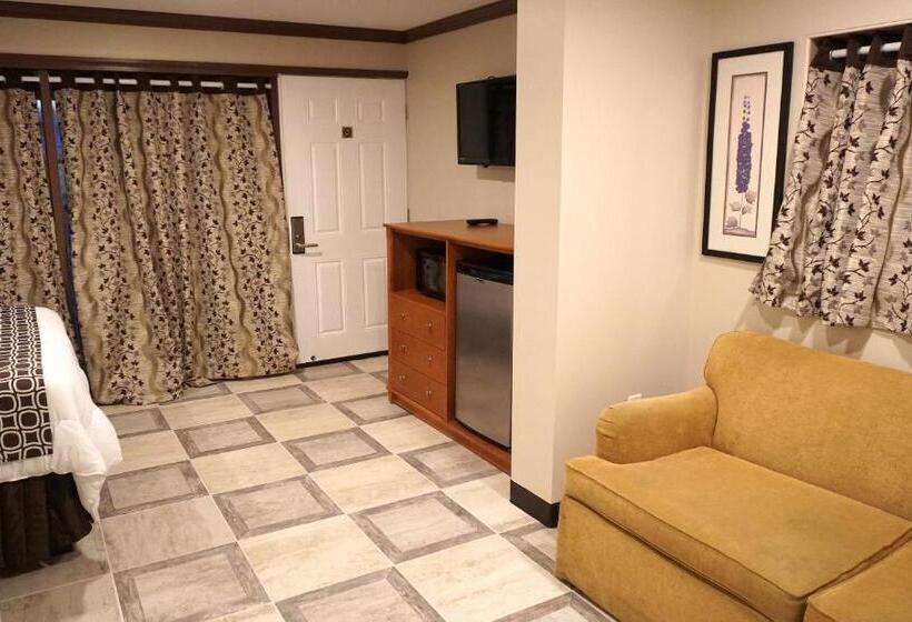 Люкс Повышенной Комфортности, Beachside Resort