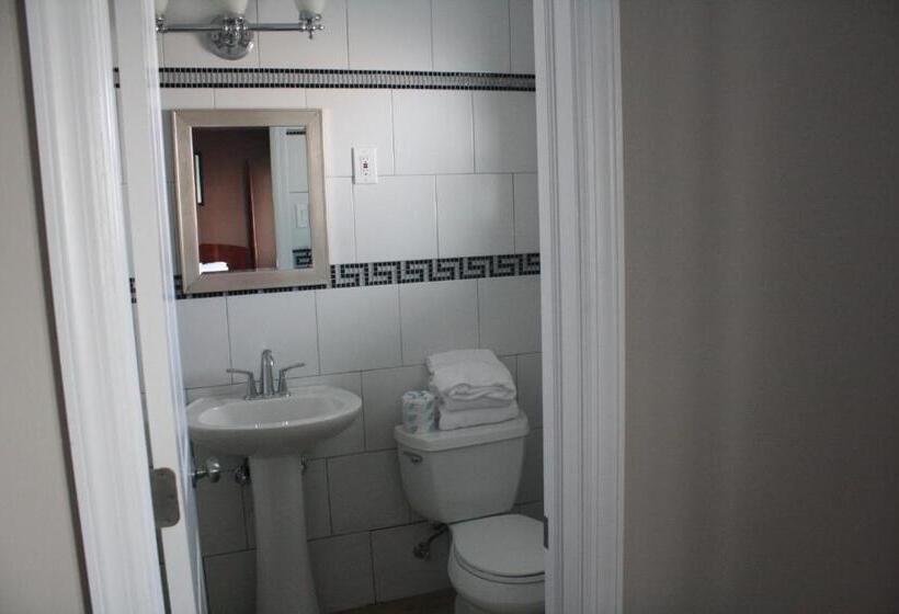 Люкс Повышенной Комфортности, Beachside Resort