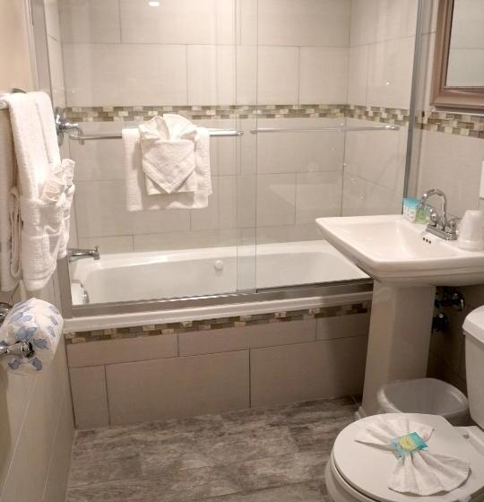 Полулюкс Повышенной Комфортности, Beachside Resort