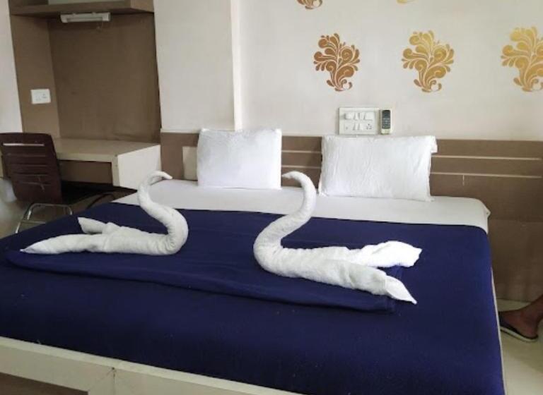 Номер Deluxe, Divya Jyot Residency Bhuj