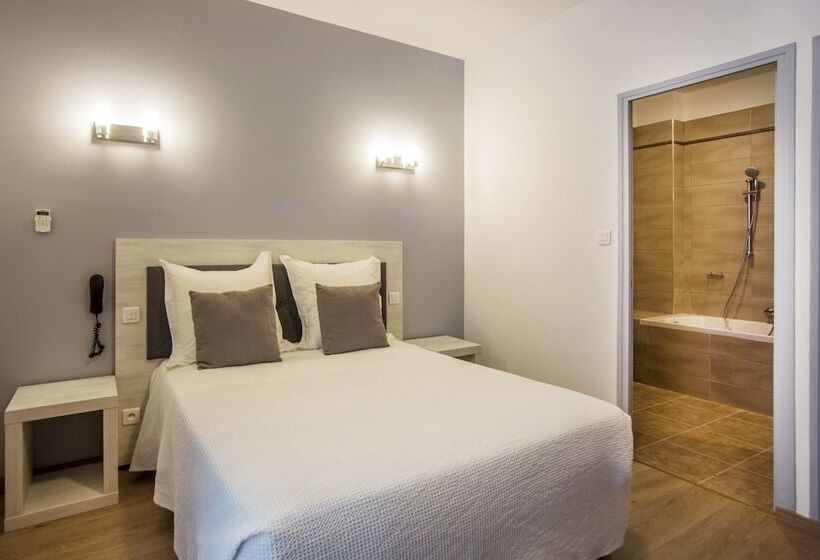 Номер Superior с Балконом, Hôtel Sampiero Corso