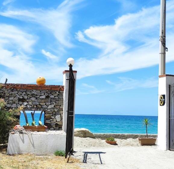 اتاق لوکس, La Casa A Mare