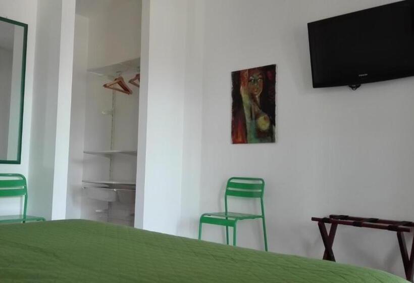 اتاق لوکس, La Casa A Mare