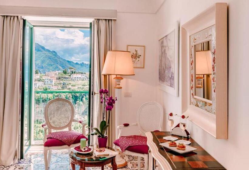 Deluxe Suite Sea View, Palazzo Pascal