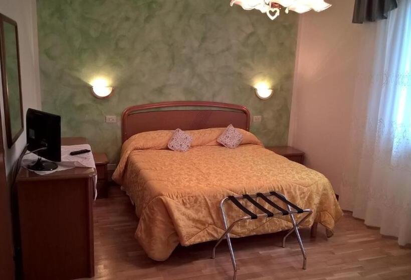 Номер Стандарт Трехместный, Cecco Di Nara