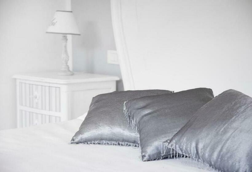 اتاق استاندارد, B&b The Divine
