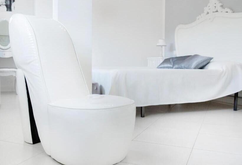 اتاق استاندارد, B&b The Divine