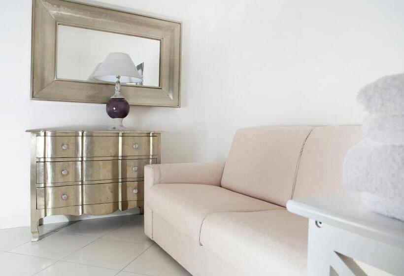 اتاق استاندارد, B&b The Divine