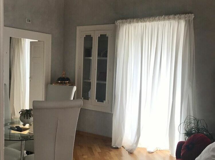 带1个卧室的带阳台的公寓, B&b Jsuite