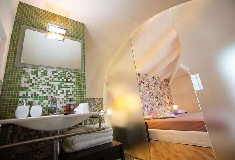 带1个卧室的带阳台的公寓, B&b Jsuite