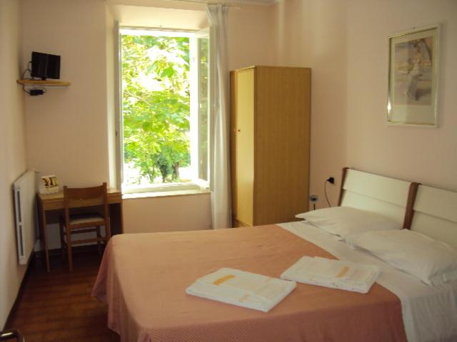 اتاق استاندارد, La Salsesina