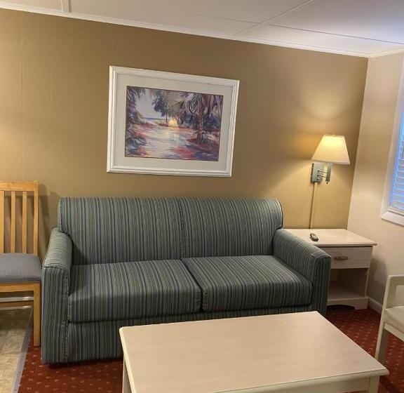 스위트, The Admiral Hotel/motel
