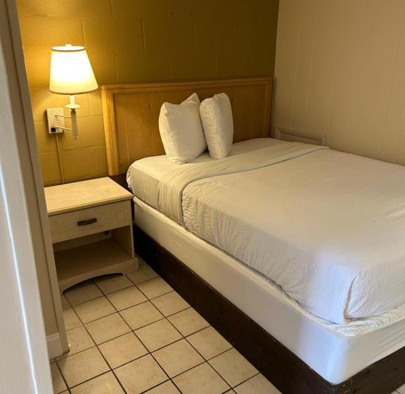 스위트 도시 전망, The Admiral Hotel/motel