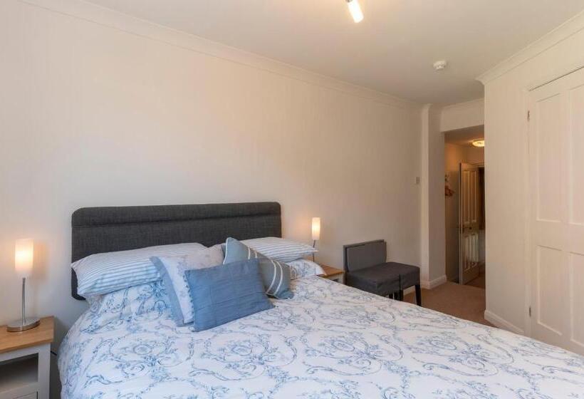 Номер Стандарт, Barnes Fell Apartments