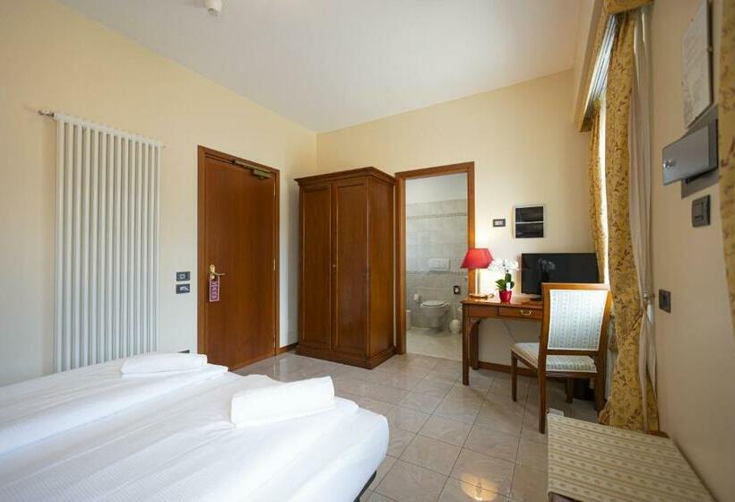 اتاق لوکس با چشم‌انداز دریاچه, Il Portico By Lvg Hotel Collection