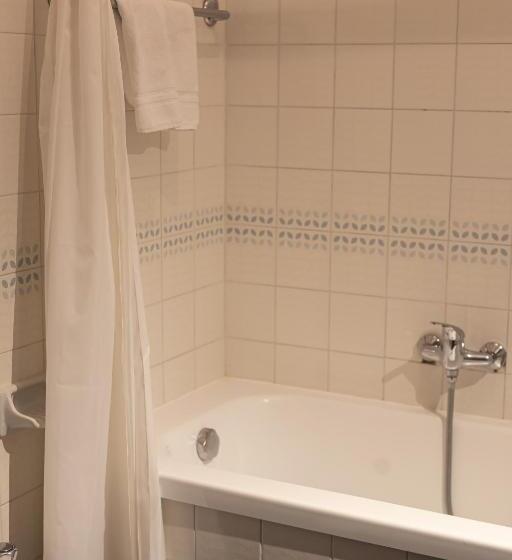 اتاق استاندارد چهار تخته, Il Portico By Lvg Hotel Collection
