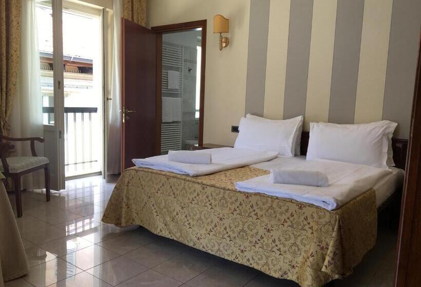 اتاق لوکس با چشم‌انداز, Il Portico By Lvg Hotel Collection
