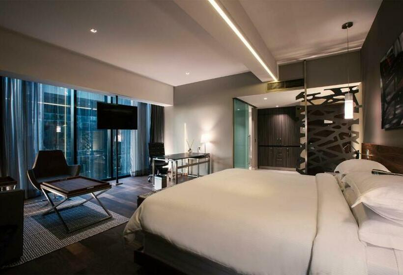 Полулюкс, Krystal Grand Suites Insurgentes