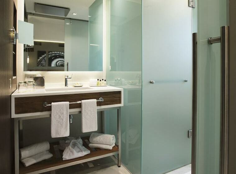 Полулюкс, Krystal Grand Suites Insurgentes