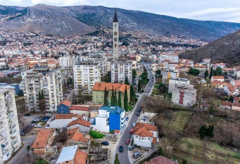 اتاق لوکس با چشم‌انداز باغ, Patria Villa
