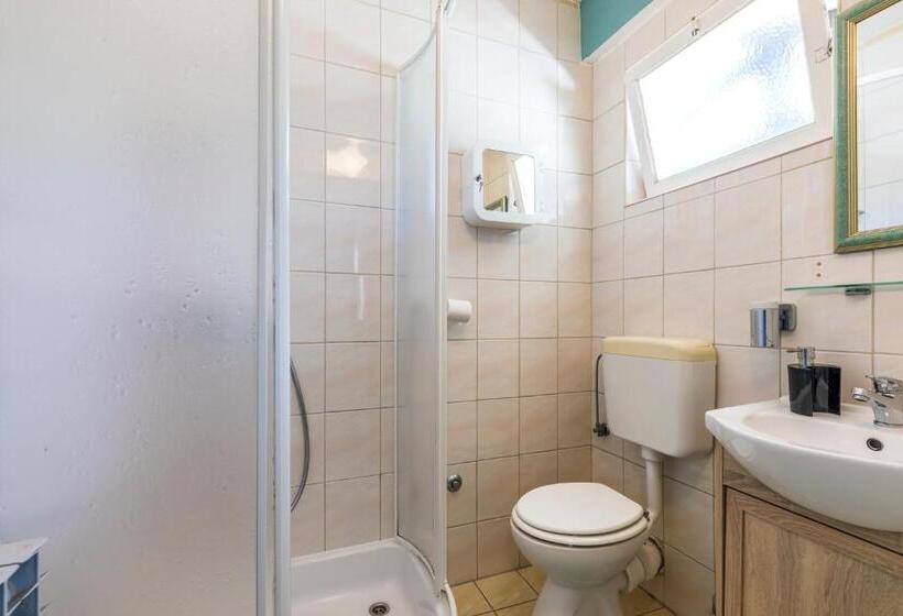 اتاق عادی, Alaburic Rooms & Apartment
