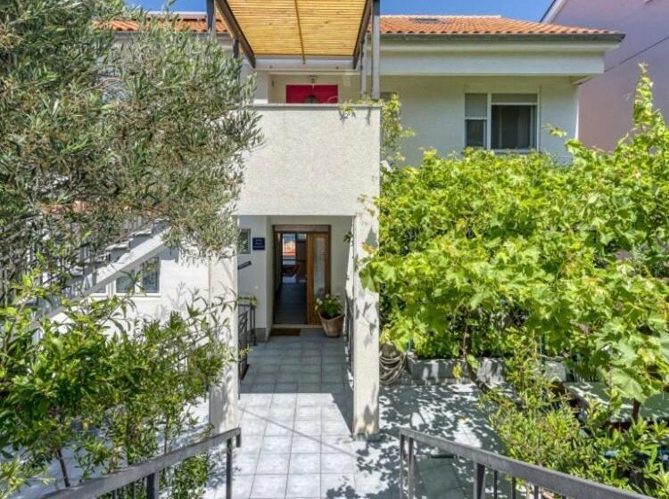 آپارتمان 1 خوابه با چشم‌انداز دریا, Alaburic Rooms & Apartment