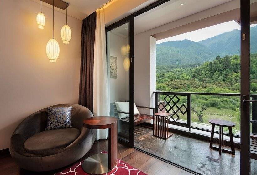 디럭스 룸, Hilton Linzhi Resort