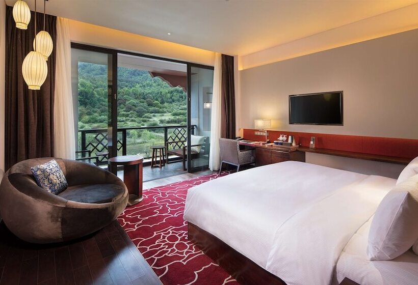 Quarto Deluxe, Hilton Linzhi Resort