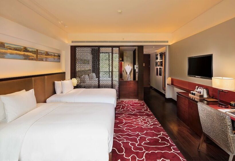 디럭스 룸, Hilton Linzhi Resort