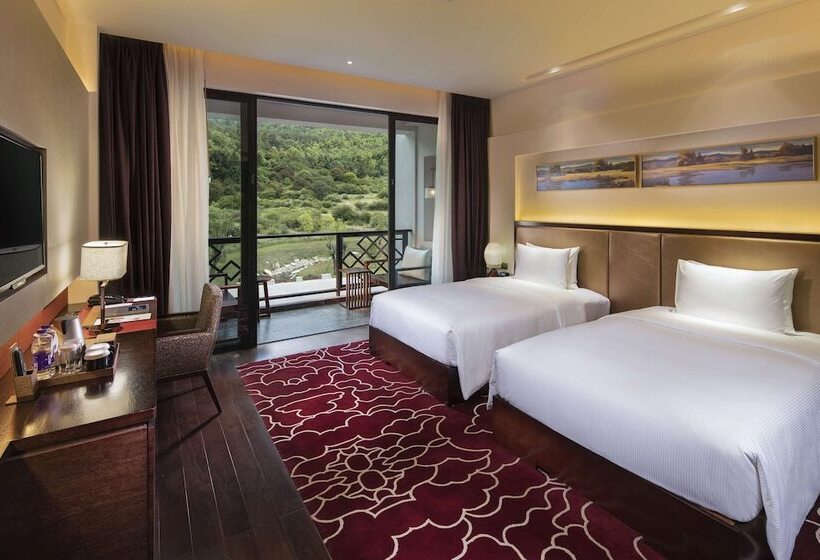 Quarto Deluxe, Hilton Linzhi Resort