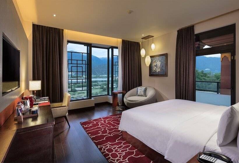 Suíte Deluxe, Hilton Linzhi Resort