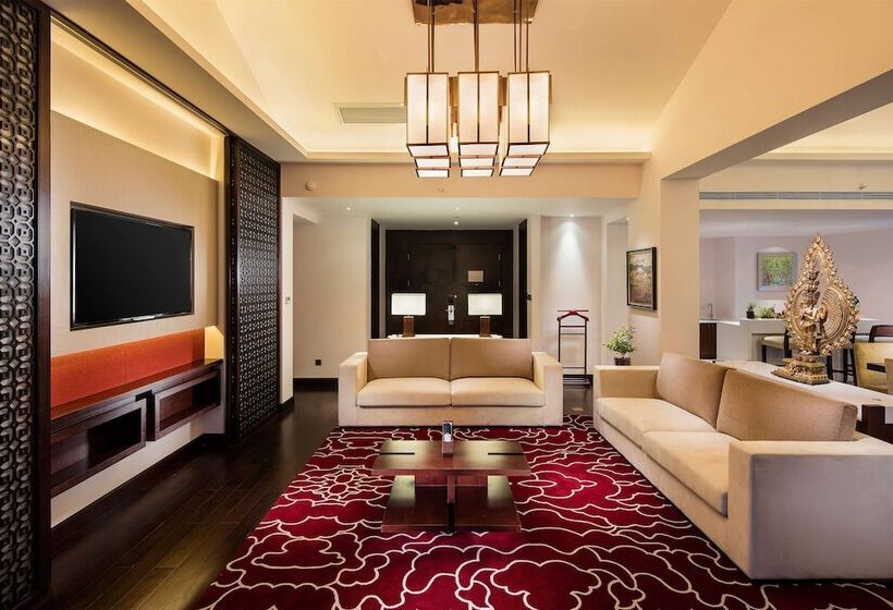 Suíte Real, Hilton Linzhi Resort
