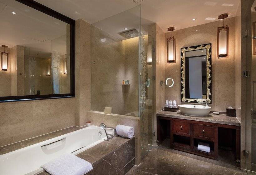 Suíte Real, Hilton Linzhi Resort