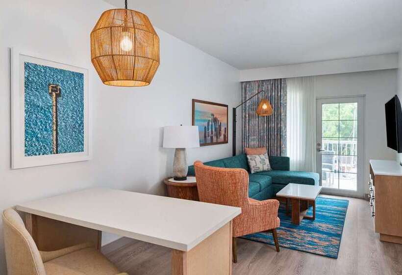 Люкс с Балконом, Embassy Suites By Hilton Boulder