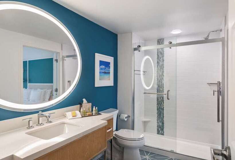 Люкс с Балконом, Embassy Suites By Hilton Boulder