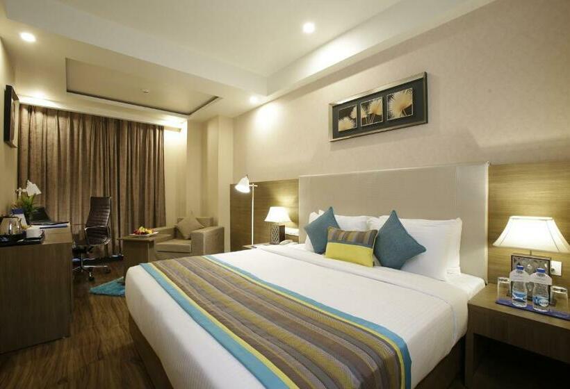 带大床的高级房间, Golden Tulip Suites Gurgaon