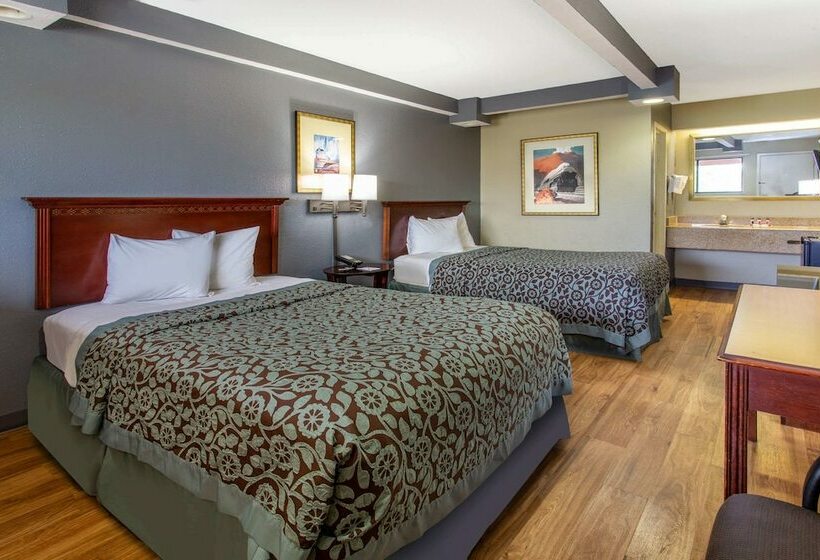 Номер Стандарт 2 Двуспальные Кровати, Travelodge By Wyndham Chicago   South Holland