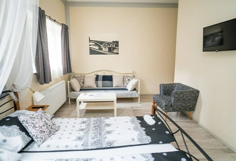 Quarto Triplo Deluxe, Hostel Kings N  Queens