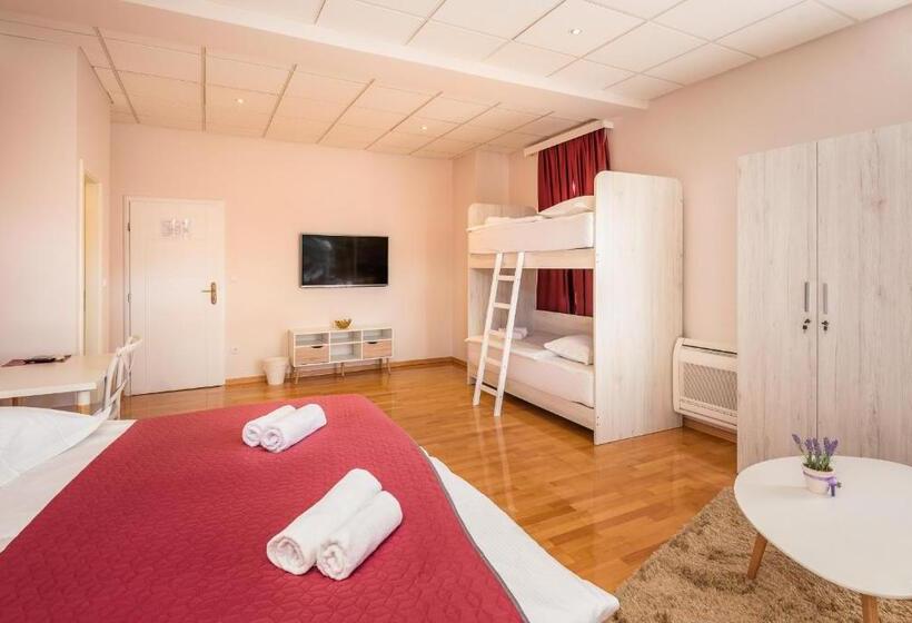 Четырехместный Номер Superior, Boutique Hostel Livia
