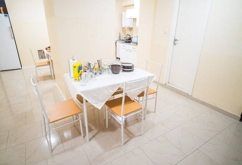 Apartamento 3 Dormitórios, Hostel Kings N  Queens