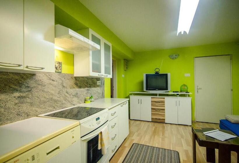 آپارتمان 2 خوابه, Apartment & Rooms Miboti