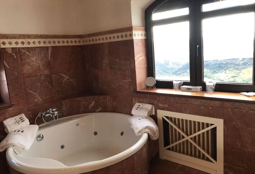 Президентский Люкс, Casa Palacio Villazambra