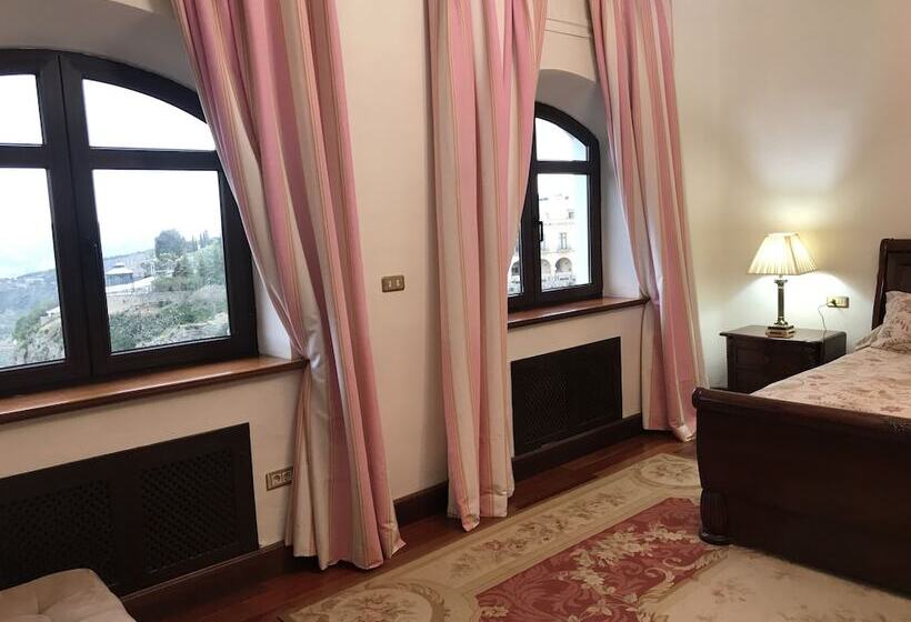 Президентский Люкс, Casa Palacio Villazambra