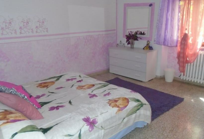 اتاق استاندارد با سرویس بهداشتی مشترک, Tropical B&b