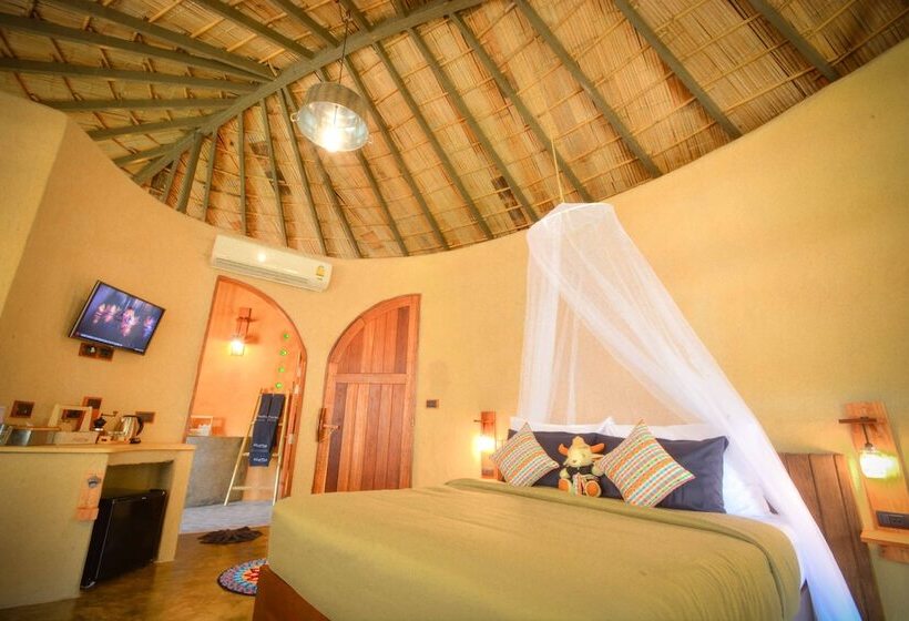 Family Suite, The Mud